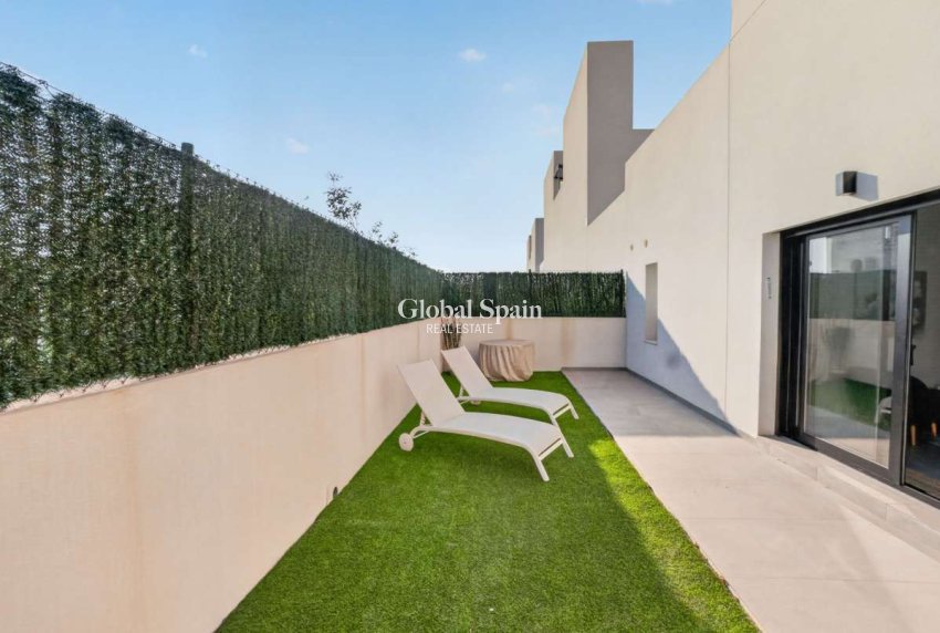 Venta - VILLA -
ORIHUELA COSTA - Inland