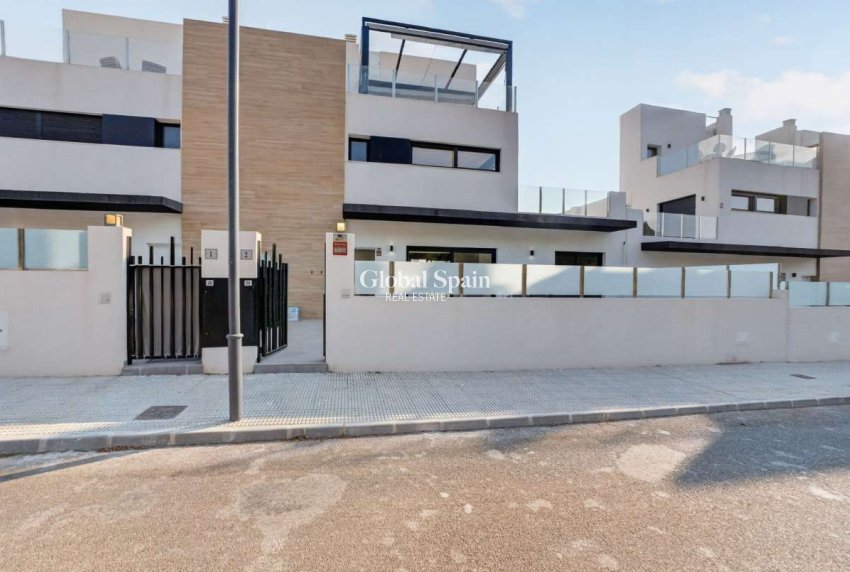 Venta - VILLA -
ORIHUELA COSTA - Inland