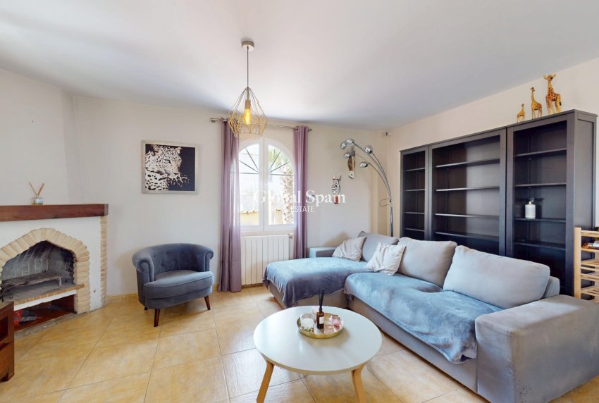 Venta - Villa -
ORIHUELA COSTA - La Zenia