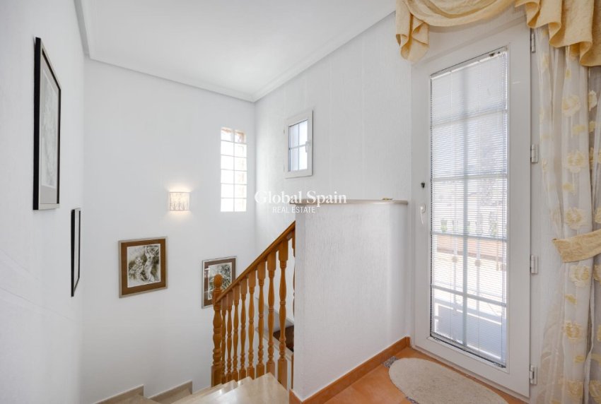 Venta - Villa -
ORIHUELA COSTA - La Zenia