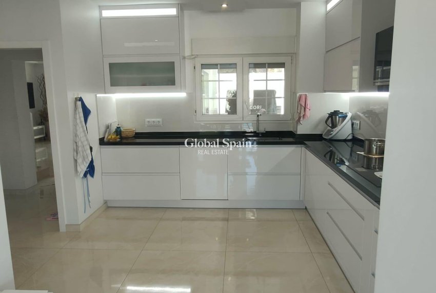 Venta - VILLA -
ORIHUELA COSTA - La Zenia