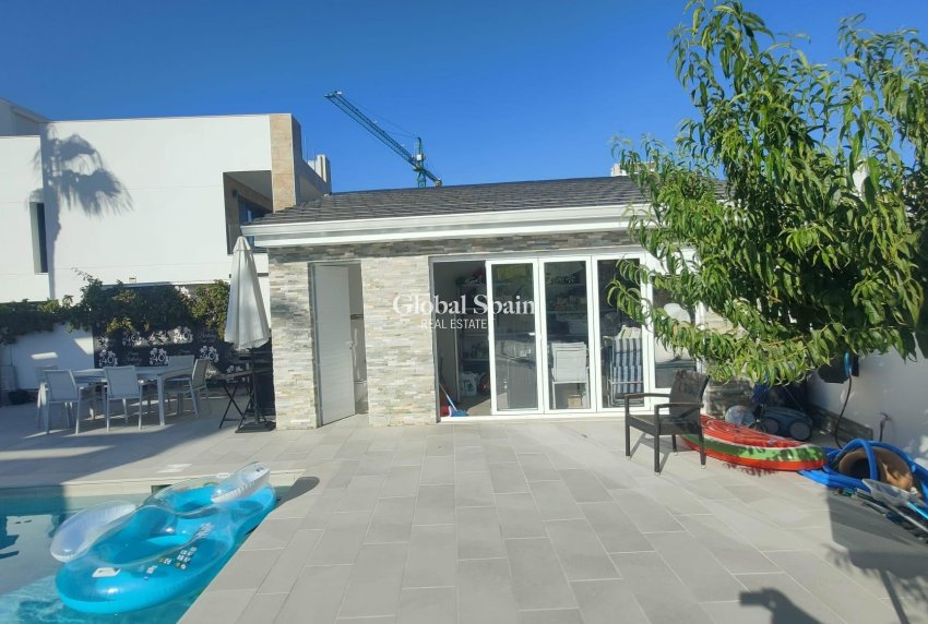 Venta - VILLA -
ORIHUELA COSTA - La Zenia