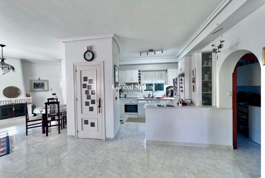 Venta - VILLA -
ORIHUELA COSTA - La Zenia