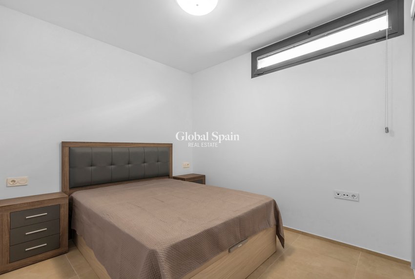 Venta - Villa -
ORIHUELA COSTA - La Zenia