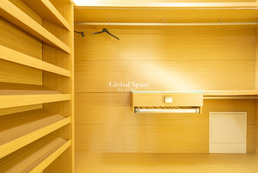 Venta - Villa -
ORIHUELA COSTA - La Zenia