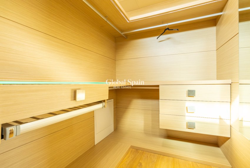 Venta - Villa -
ORIHUELA COSTA - La Zenia