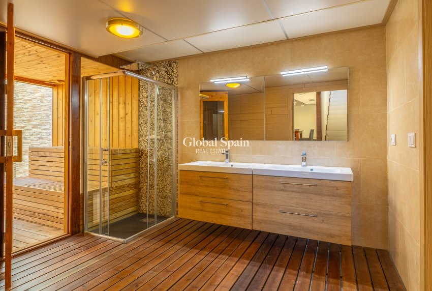 Venta - Villa -
ORIHUELA COSTA - La Zenia