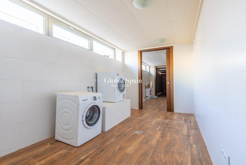 Venta - Villa -
ORIHUELA COSTA - La Zenia