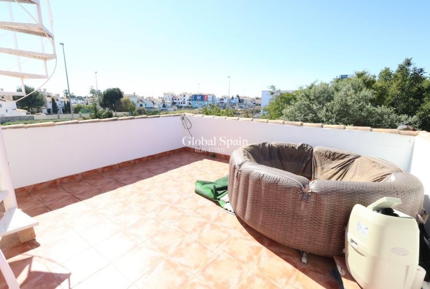 Venta - Villa -
ORIHUELA COSTA - La Zenia