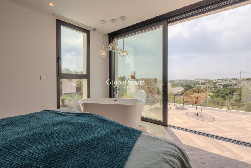 Venta - Villa -
ORIHUELA COSTA - Las Colinas Golf