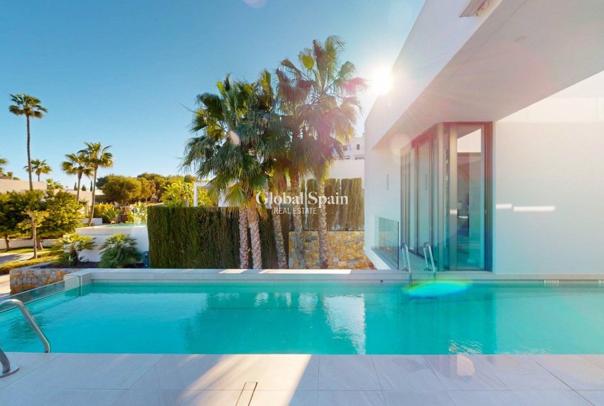 Venta - VILLA -
ORIHUELA COSTA - Las Colinas Golf