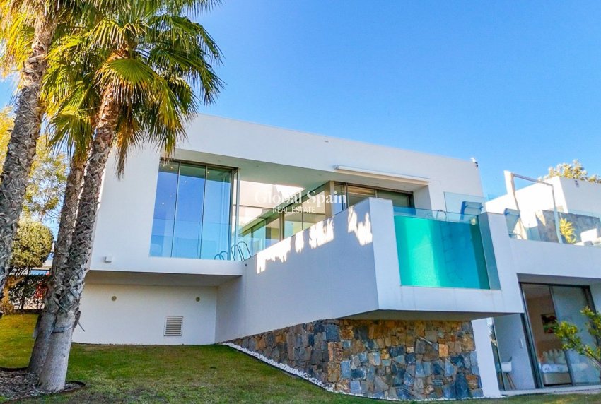 Venta - VILLA -
ORIHUELA COSTA - Las Colinas Golf