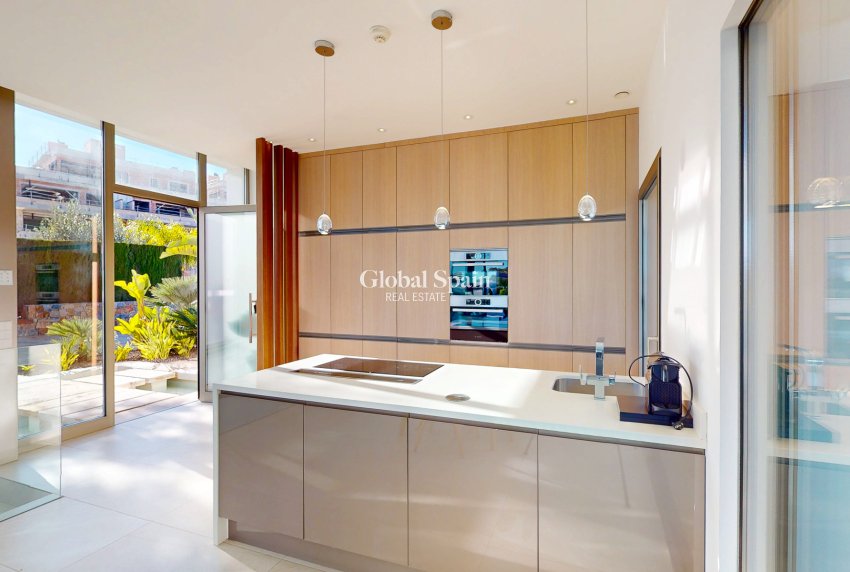 Venta - Villa -
ORIHUELA COSTA - Las Colinas Golf