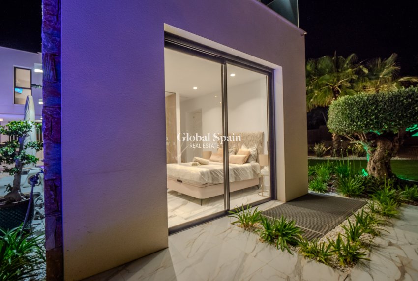 Venta - Villa -
ORIHUELA COSTA - Las Colinas Golf