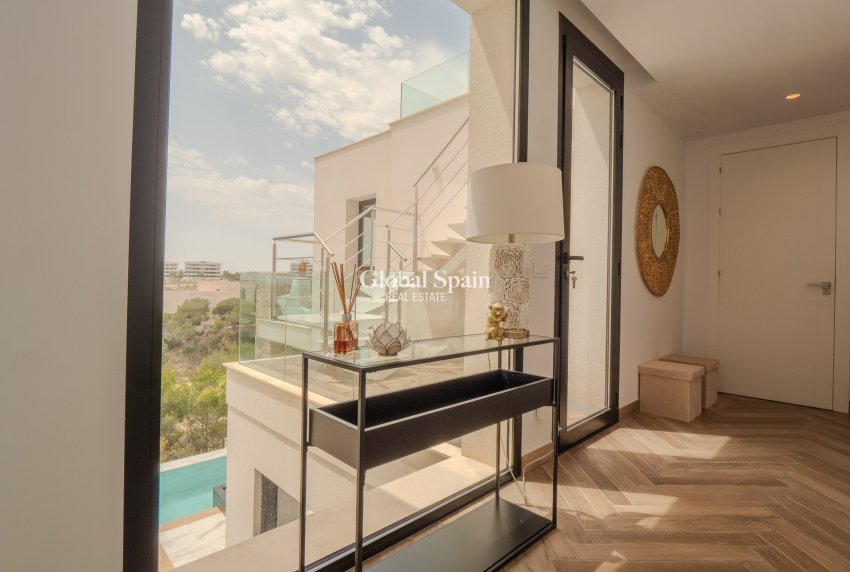 Venta - Villa -
ORIHUELA COSTA - Las Colinas Golf