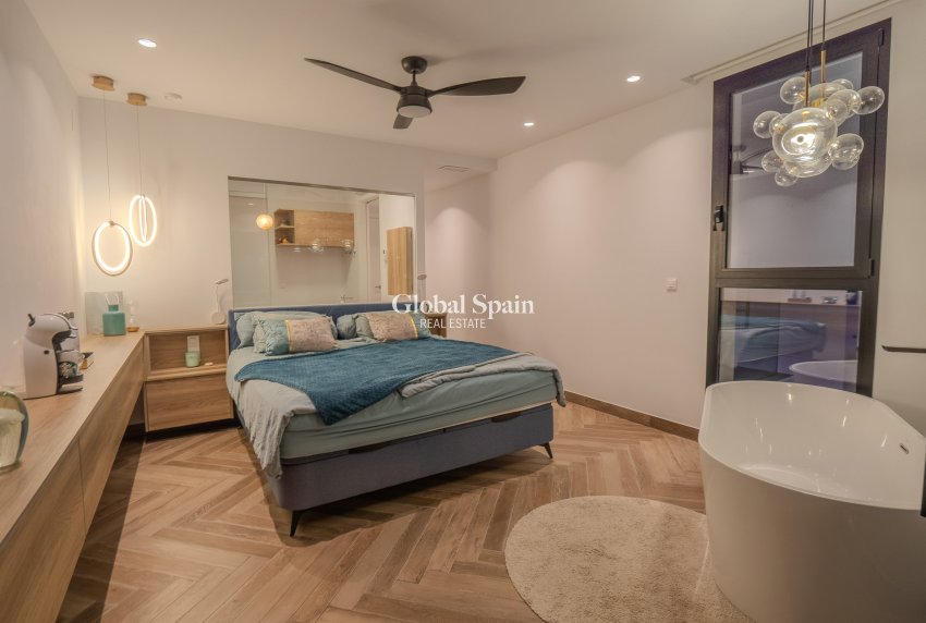 Venta - Villa -
ORIHUELA COSTA - Las Colinas Golf