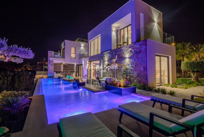 Venta - Villa -
ORIHUELA COSTA - Las Colinas Golf