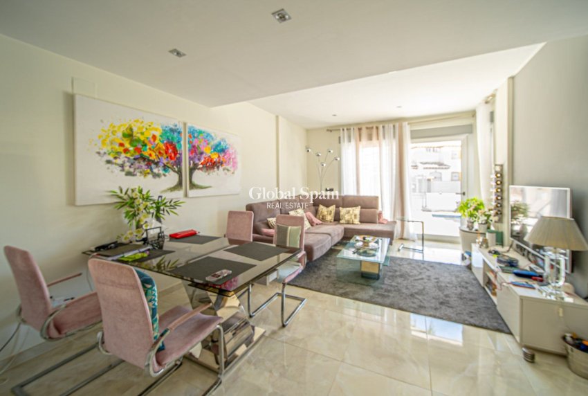 Venta - Villa -
ORIHUELA COSTA - Lomas de Cabo Roig