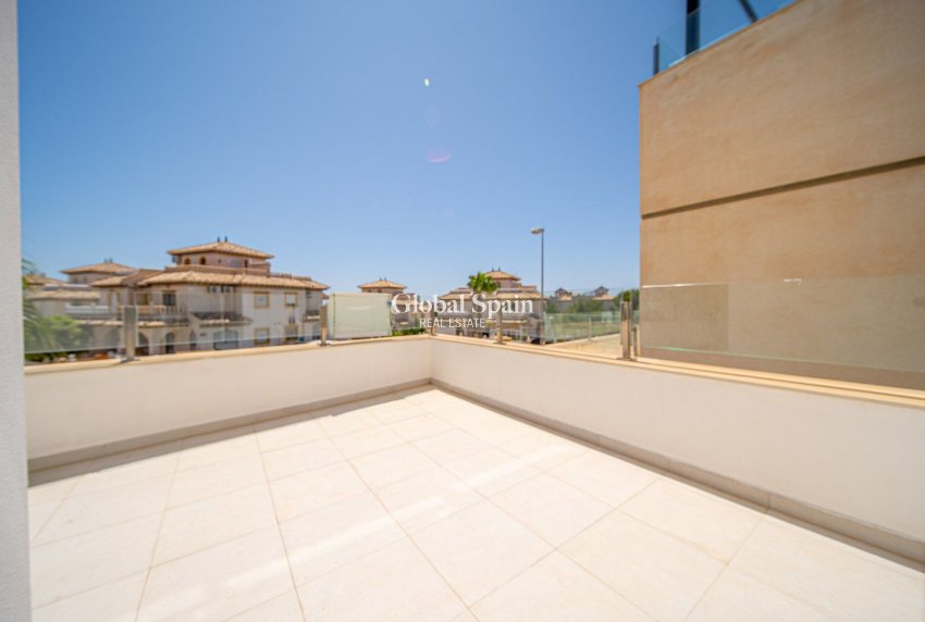 Venta - Villa -
ORIHUELA COSTA - Lomas de Cabo Roig