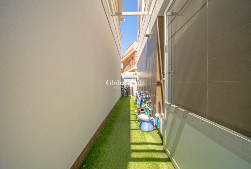 Venta - Villa -
ORIHUELA COSTA - Lomas de Cabo Roig