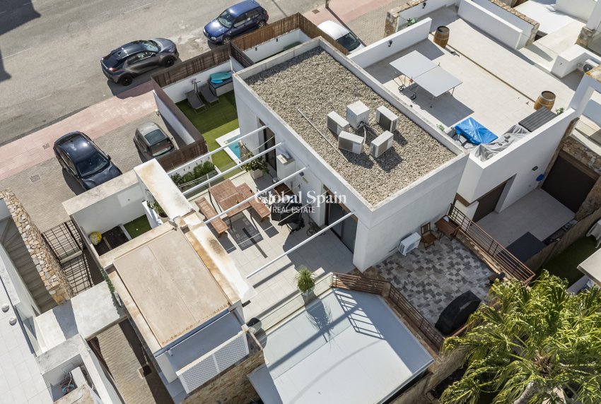 Venta - Villa -
ORIHUELA COSTA - Lomas de Cabo Roig