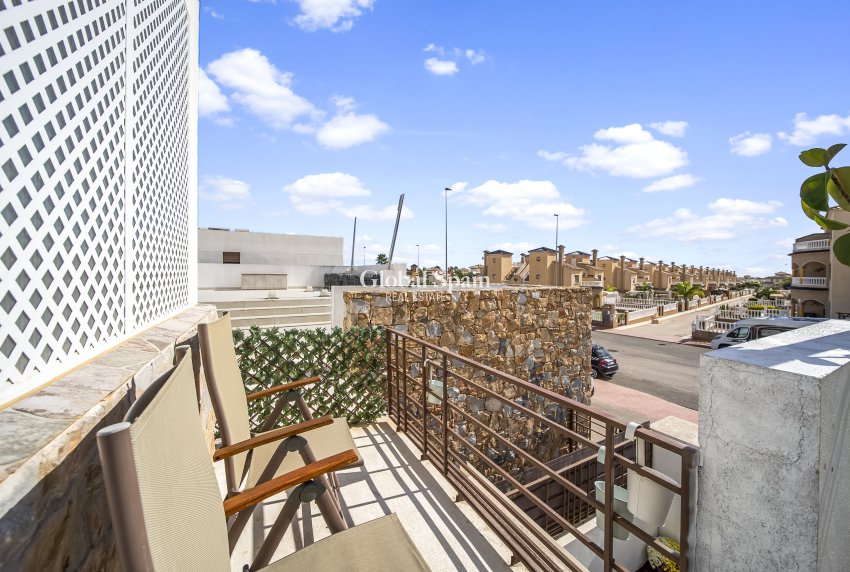 Venta - Villa -
ORIHUELA COSTA - Lomas de Cabo Roig