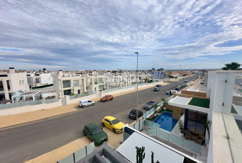 Venta - VILLA -
ORIHUELA COSTA - Lomas de Cabo Roig