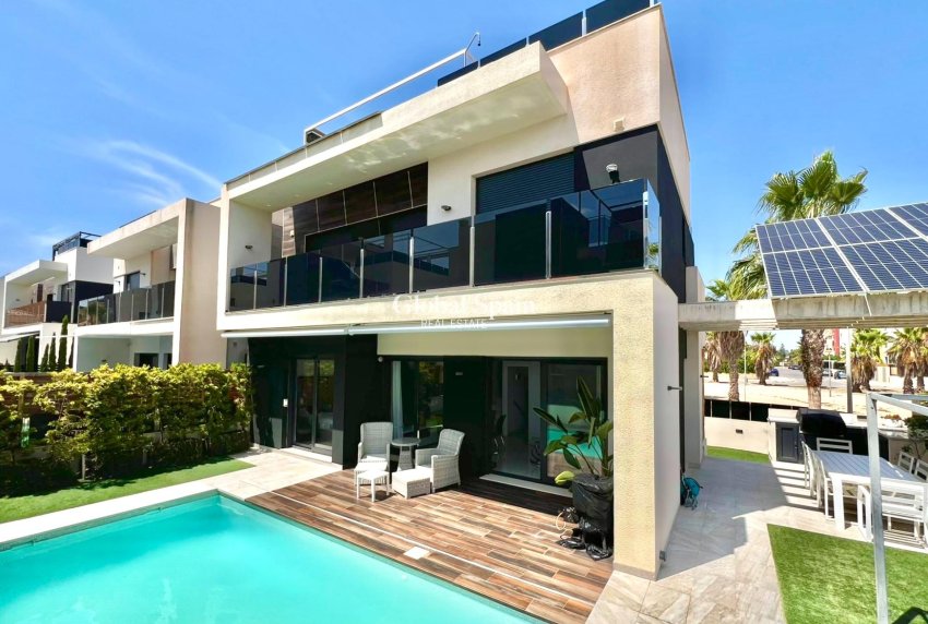 Venta - VILLA -
ORIHUELA COSTA - Lomas de Cabo Roig