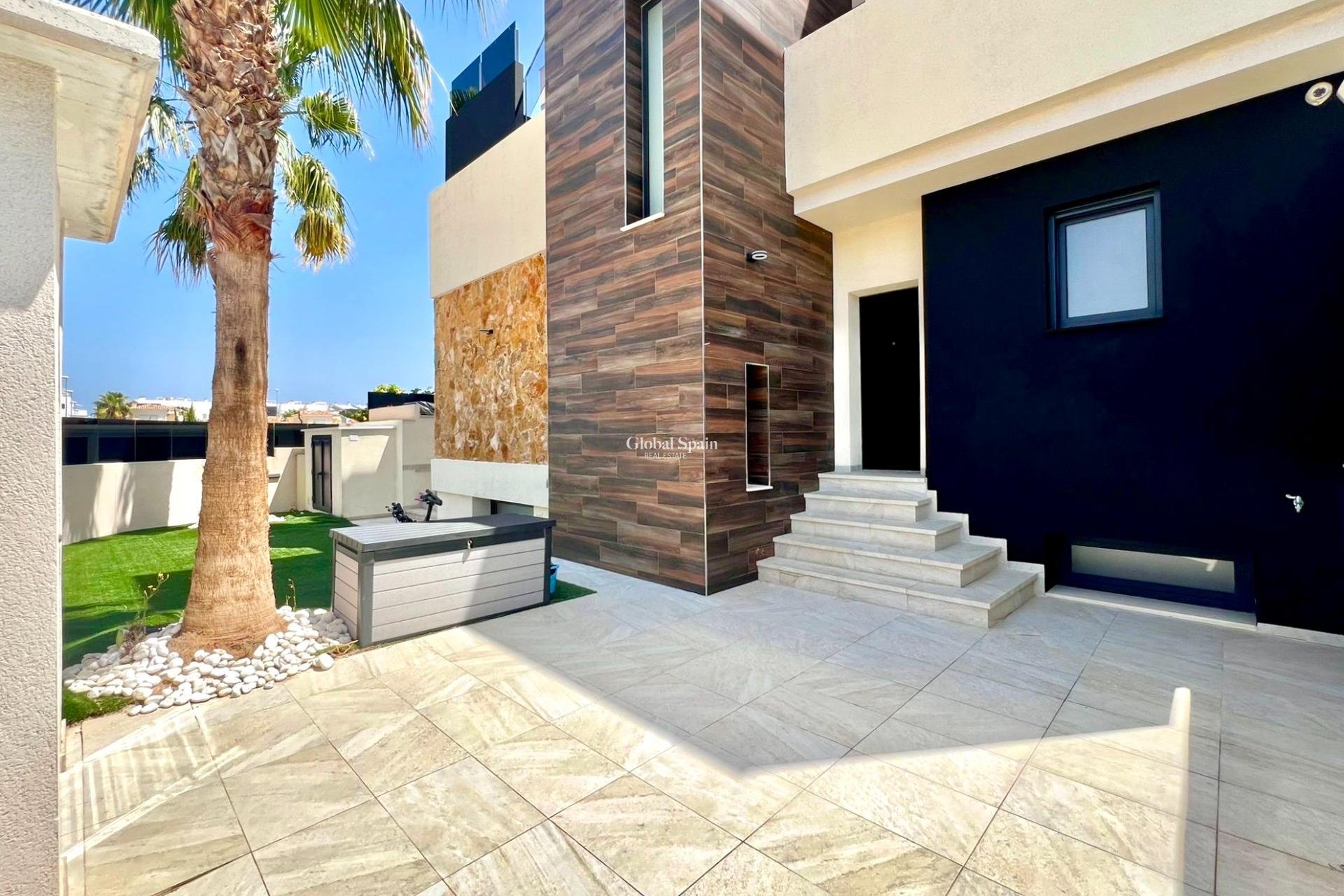 Venta - VILLA -
ORIHUELA COSTA - Lomas de Cabo Roig