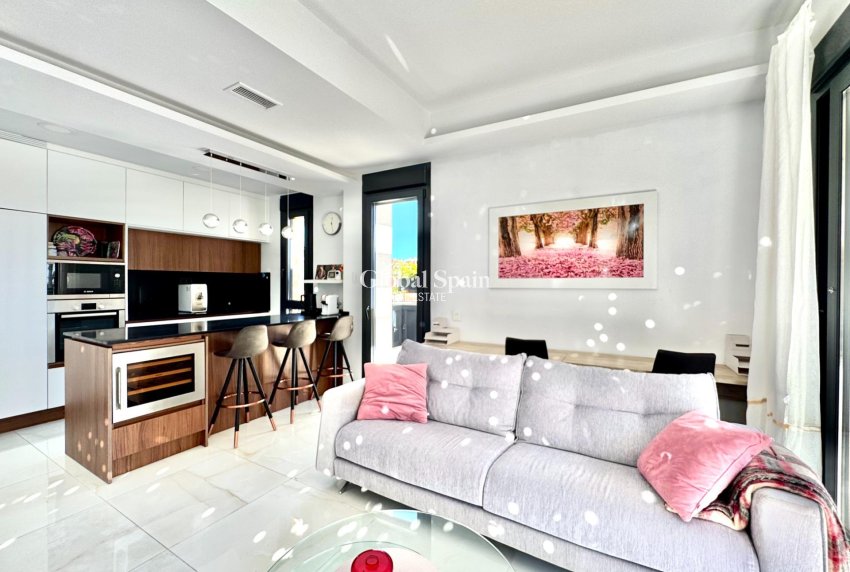 Venta - VILLA -
ORIHUELA COSTA - Lomas de Cabo Roig