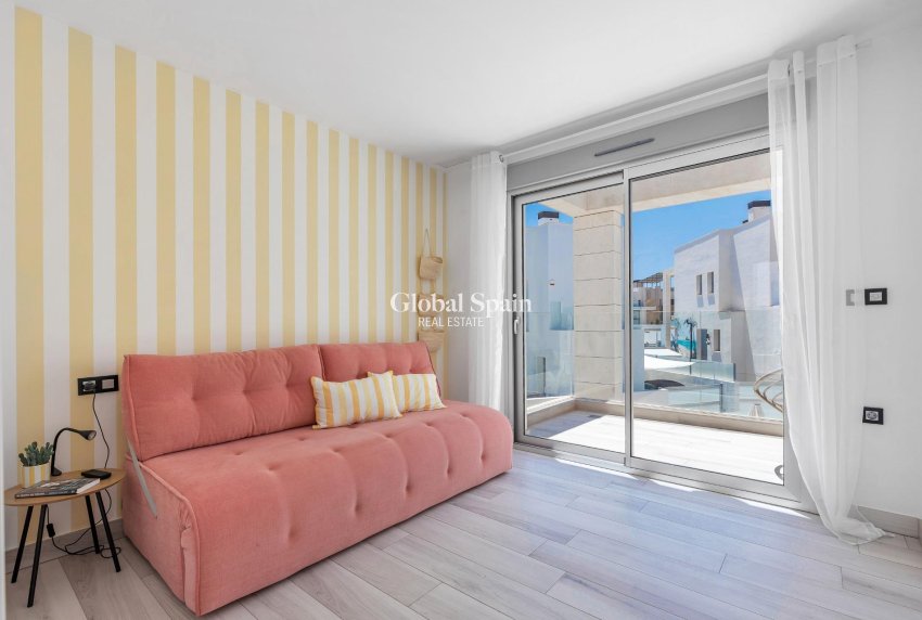 Venta - VILLA -
ORIHUELA COSTA - Lomas de Cabo Roig