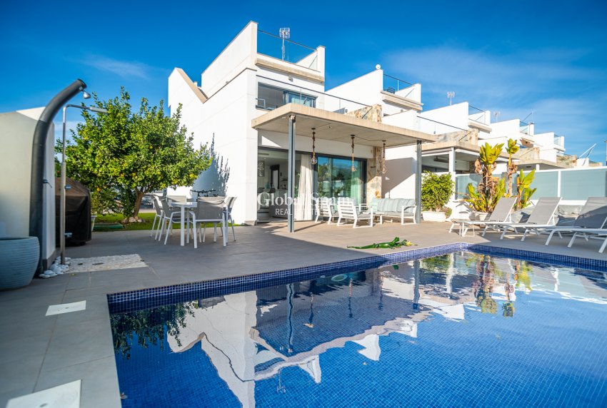 Venta - Villa -
ORIHUELA COSTA - Lomas de Cabo Roig