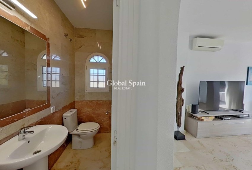 Venta - VILLA -
ORIHUELA COSTA - Lomas de Campoamor-Las Ramblas