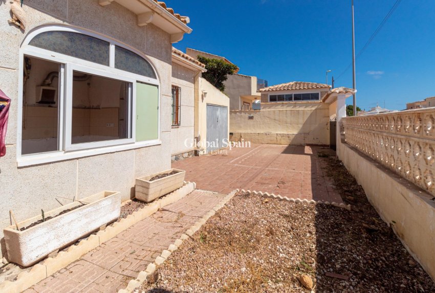 Venta - VILLA -
ORIHUELA COSTA - Los Almendros-La Florida