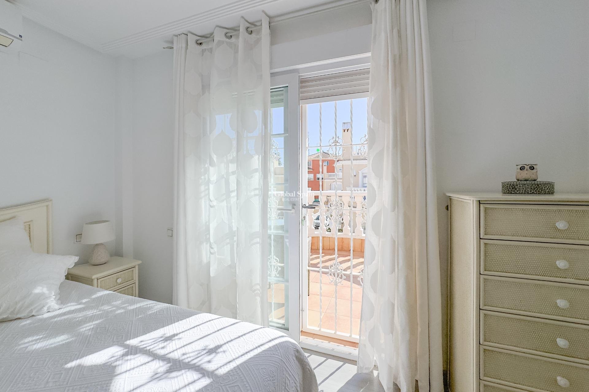 Venta - VILLA -
ORIHUELA COSTA - Los Almendros-la Florida