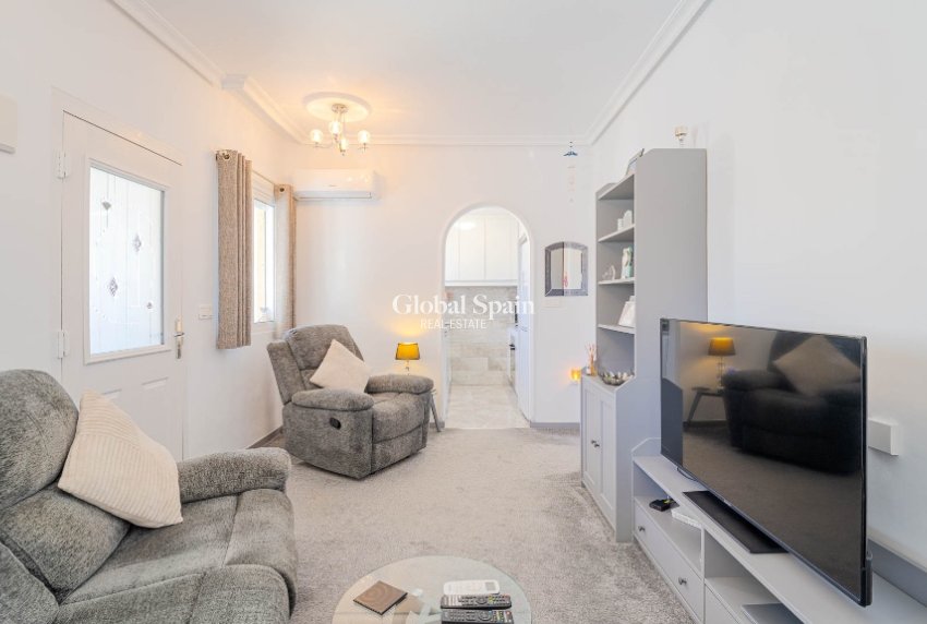 Venta - Villa -
ORIHUELA COSTA - LOS BALCONES - LOS ALTOS