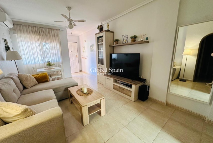 Venta - VILLA -
ORIHUELA COSTA - LOS BALCONES - LOS ALTOS
