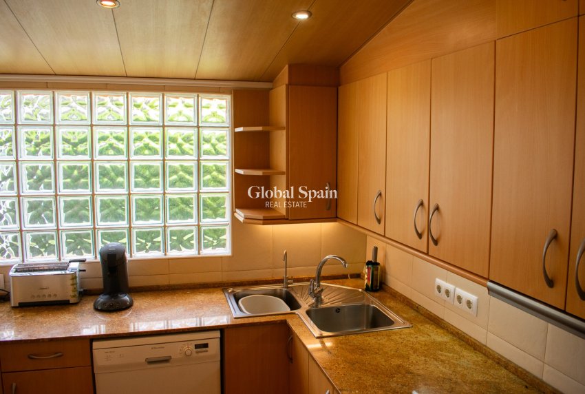 Venta - VILLA -
ORIHUELA COSTA - MUY CERCA DE LA PLAYA