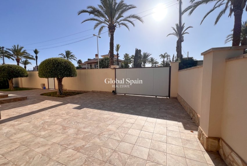 Venta - VILLA -
ORIHUELA COSTA - Orihuela Costa