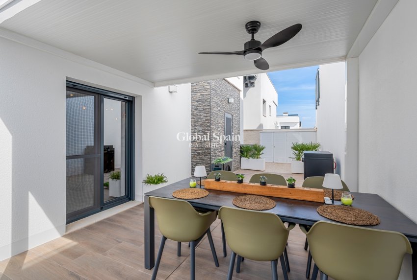Venta - VILLA -
ORIHUELA COSTA - Orihuela