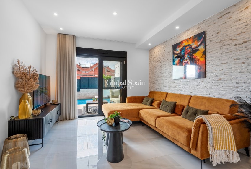 Venta - VILLA -
ORIHUELA COSTA - Orihuela