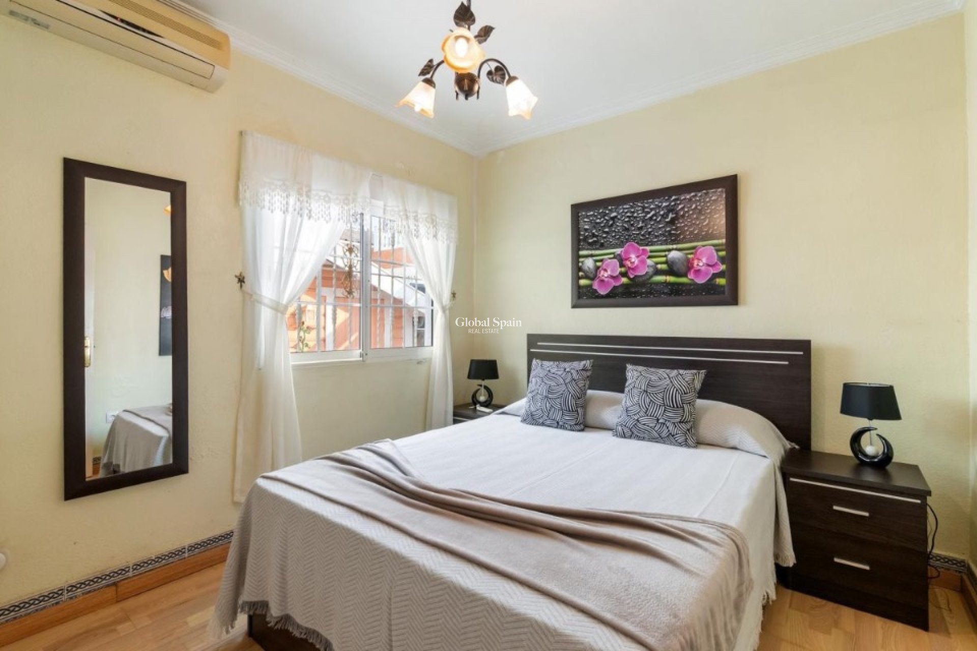 Venta - Villa -
ORIHUELA COSTA - Playa Flamenca