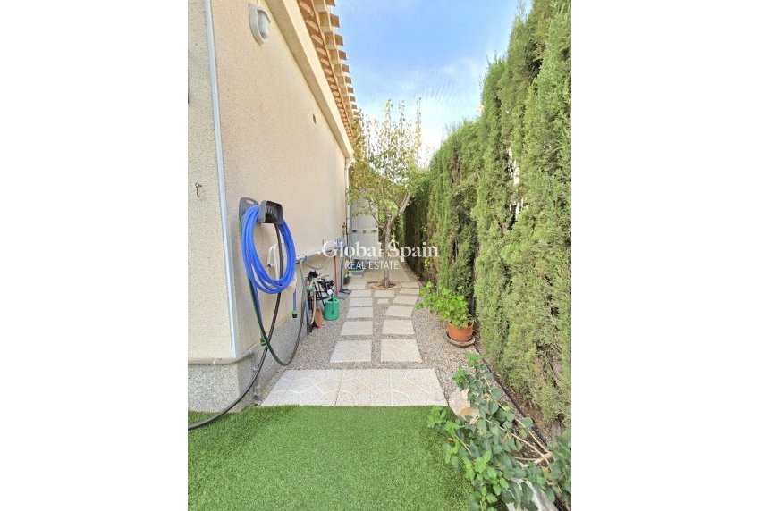 Venta - VILLA -
ORIHUELA COSTA - Playa Flamenca