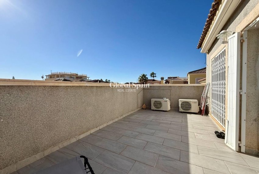 Venta - VILLA -
ORIHUELA COSTA - Playa Flamenca