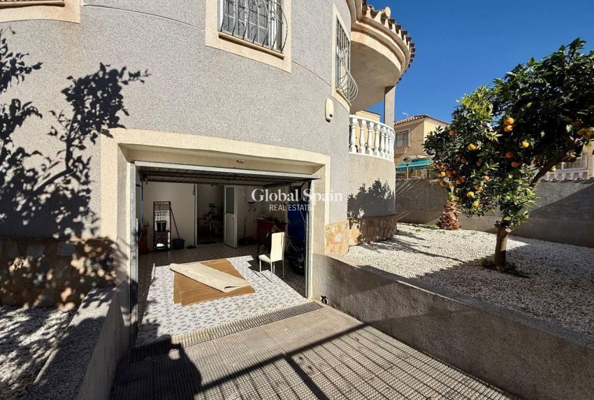 Venta - VILLA -
ORIHUELA COSTA - Playa Flamenca