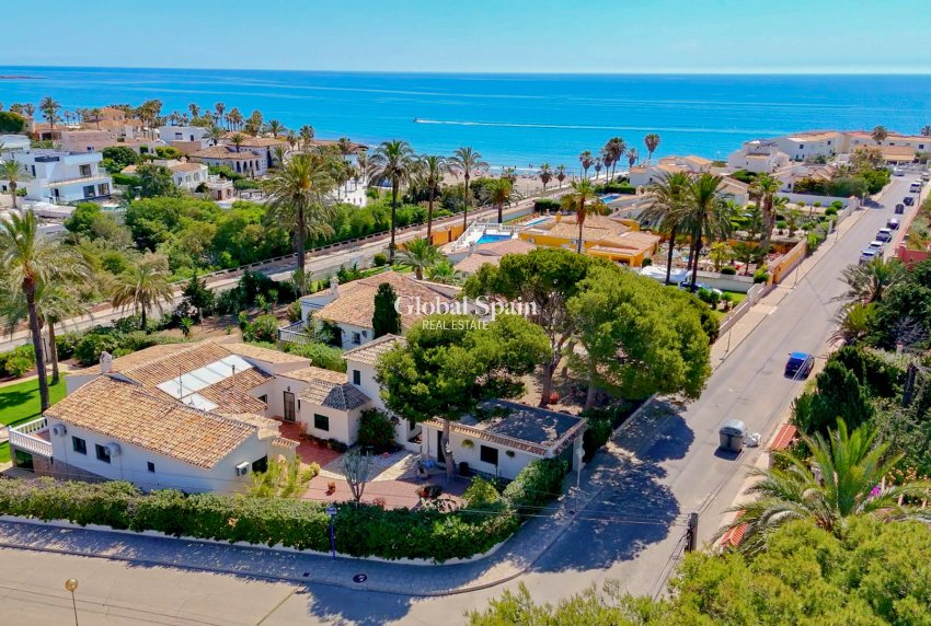 Venta - Villa -
ORIHUELA COSTA - Playa Flamenca