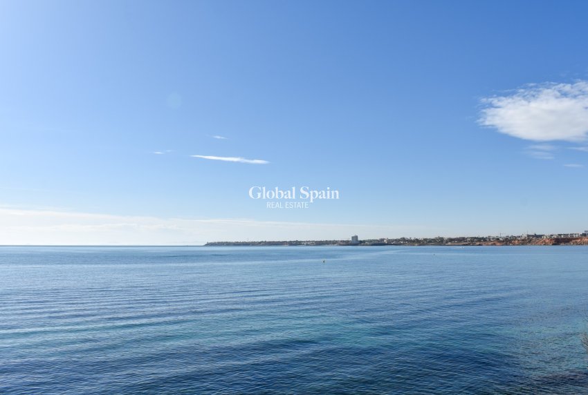 Venta - VILLA -
ORIHUELA COSTA - Punta Prima