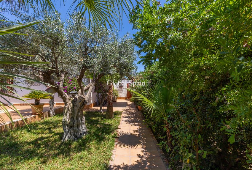Venta - Villa -
ORIHUELA COSTA - Punta Prima