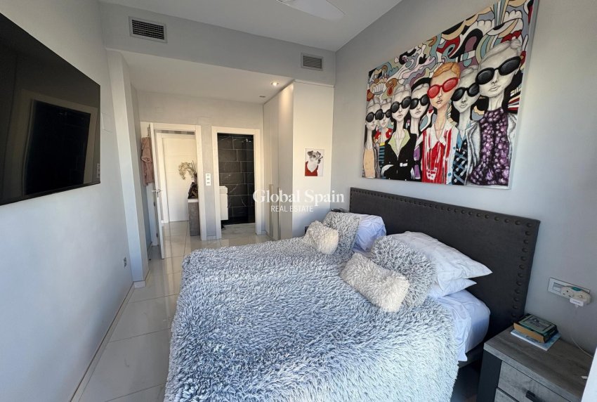 Venta - Villa -
ORIHUELA COSTA - VILLAMARTÍN