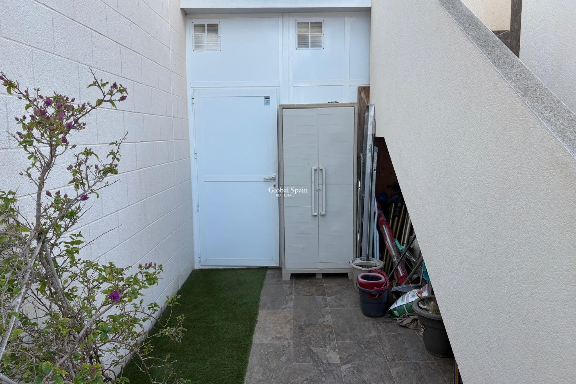 Venta - Villa -
ORIHUELA COSTA - VILLAMARTÍN